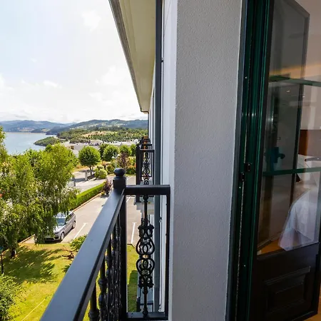 ホテル O Cabazo リバデオ